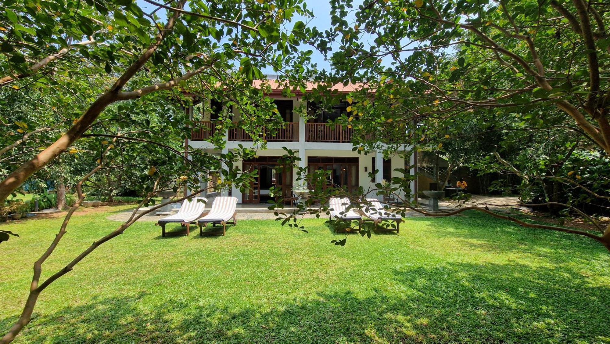 Villa Arana Bentota Bagian luar foto
