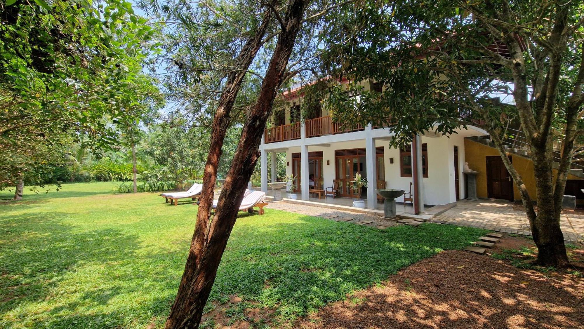Villa Arana Bentota Bagian luar foto