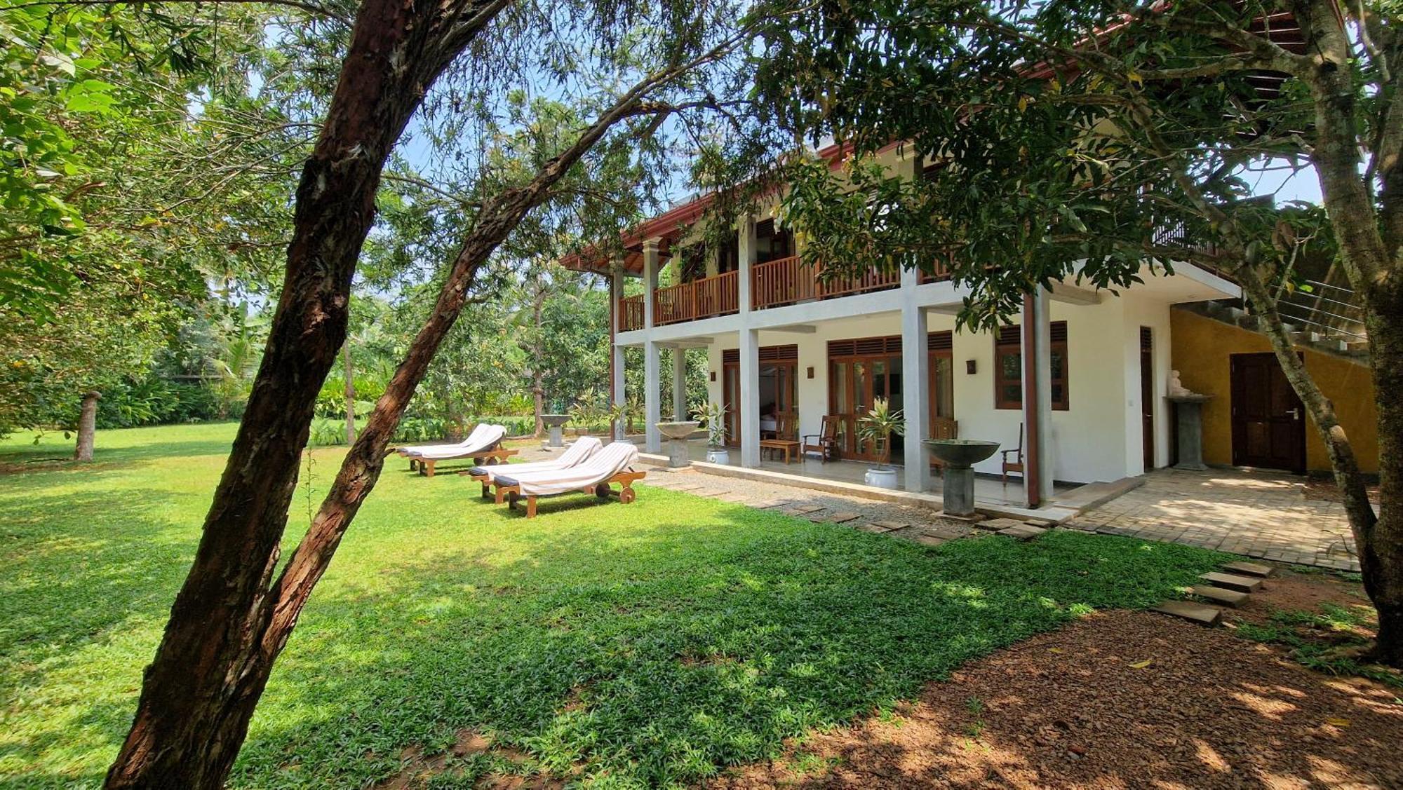 Villa Arana Bentota Bagian luar foto