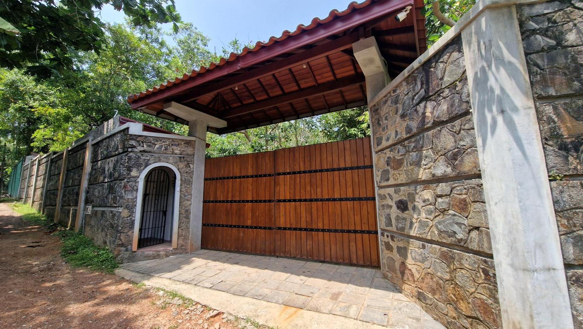 Villa Arana Bentota Bagian luar foto