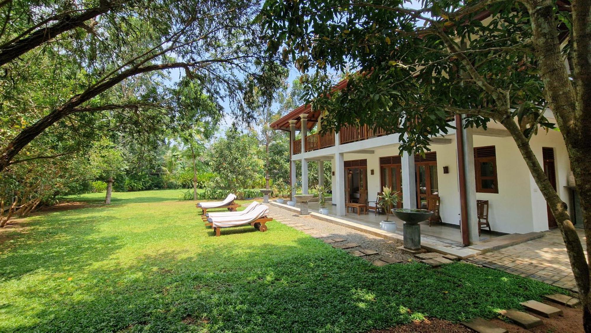 Villa Arana Bentota Bagian luar foto