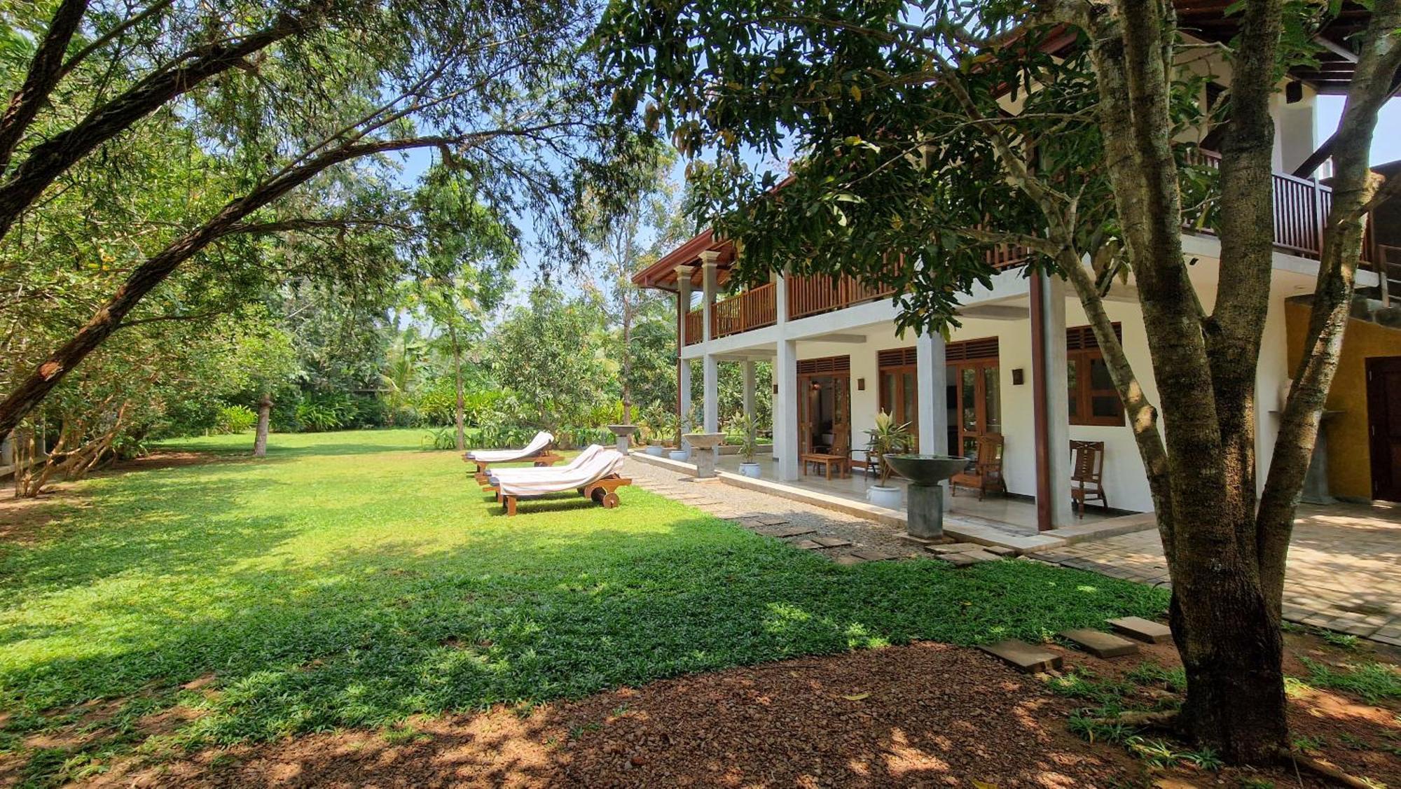 Villa Arana Bentota Bagian luar foto