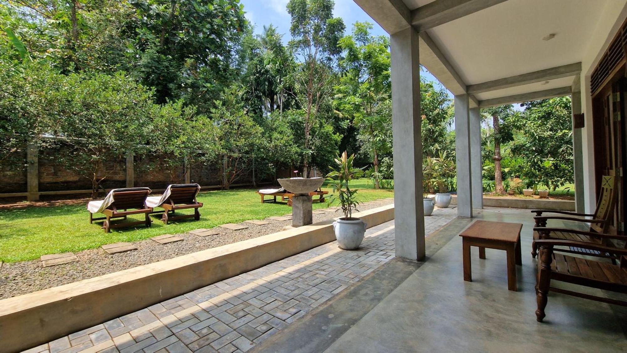 Villa Arana Bentota Bagian luar foto